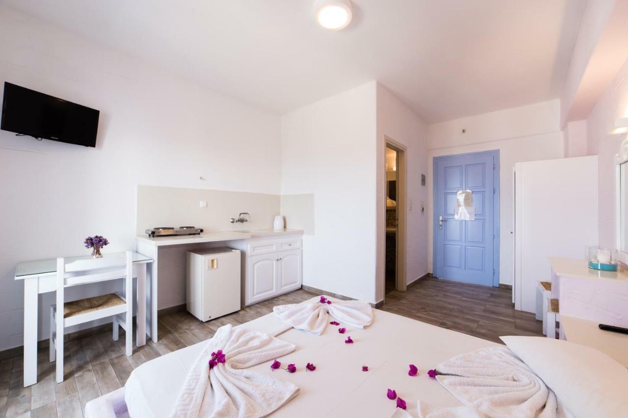 Stratos & Aparthotel Parikia (Paros)