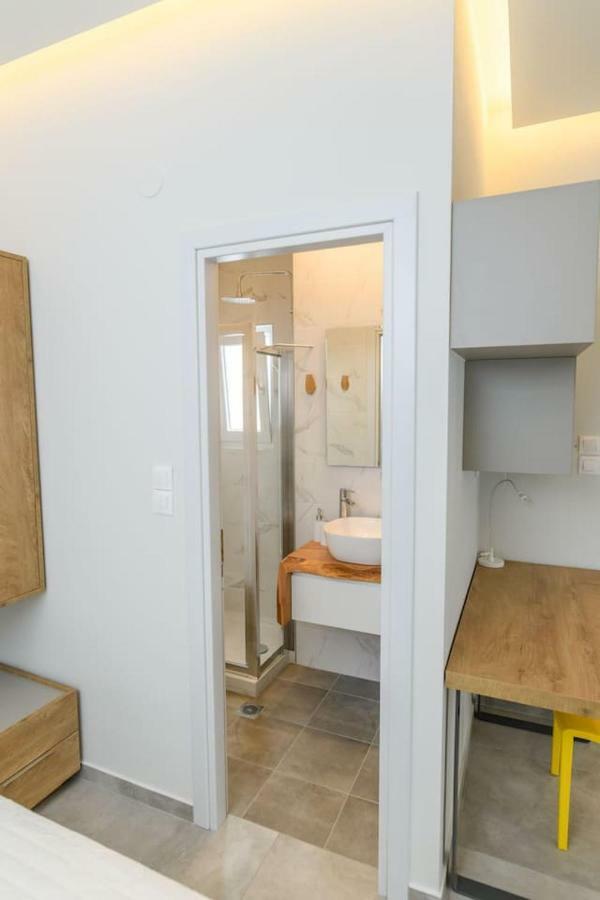 Superior Modern In The Center With View. Volos