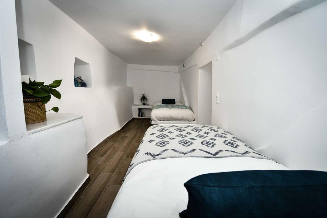 Charming 2br Hilltop Serenity Suite, Lively Greek Village * Triandaros (Tinos)