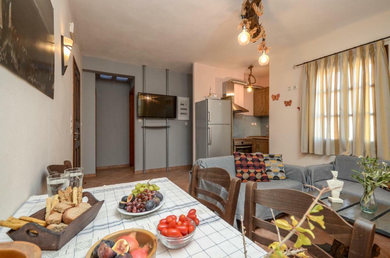 Theonis Apartment