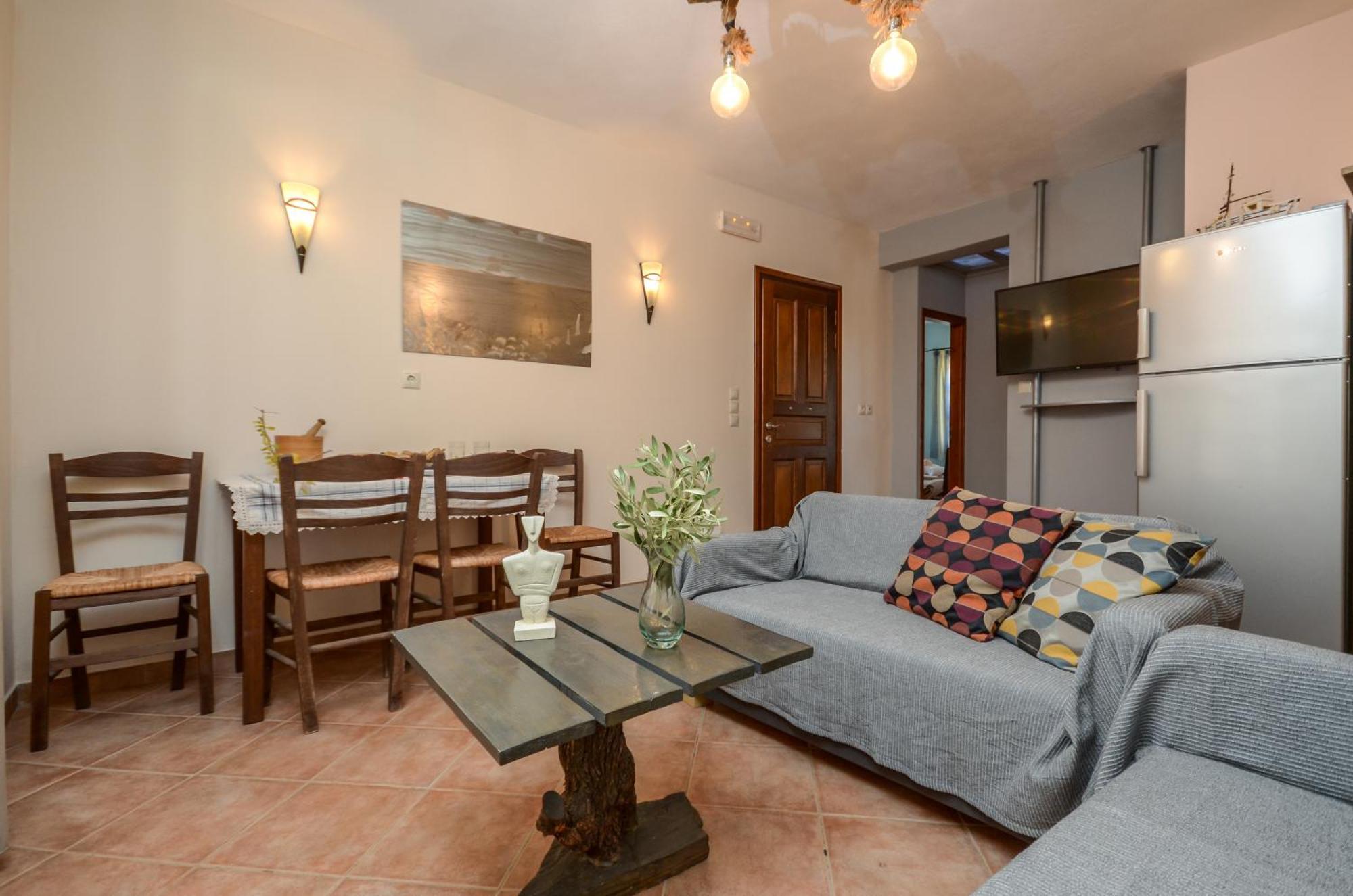 Theonis Apartment *