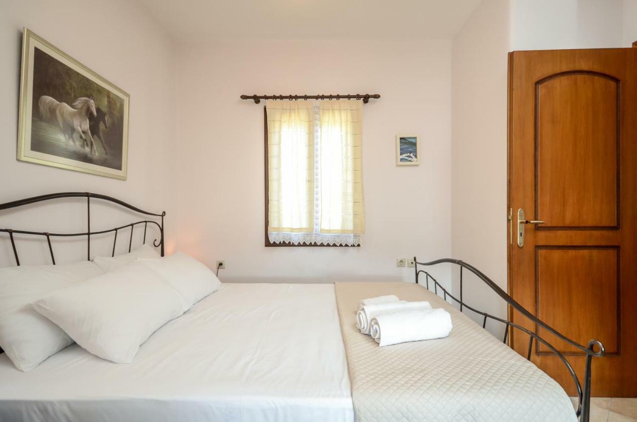 Theonis Apartment Moutsouna