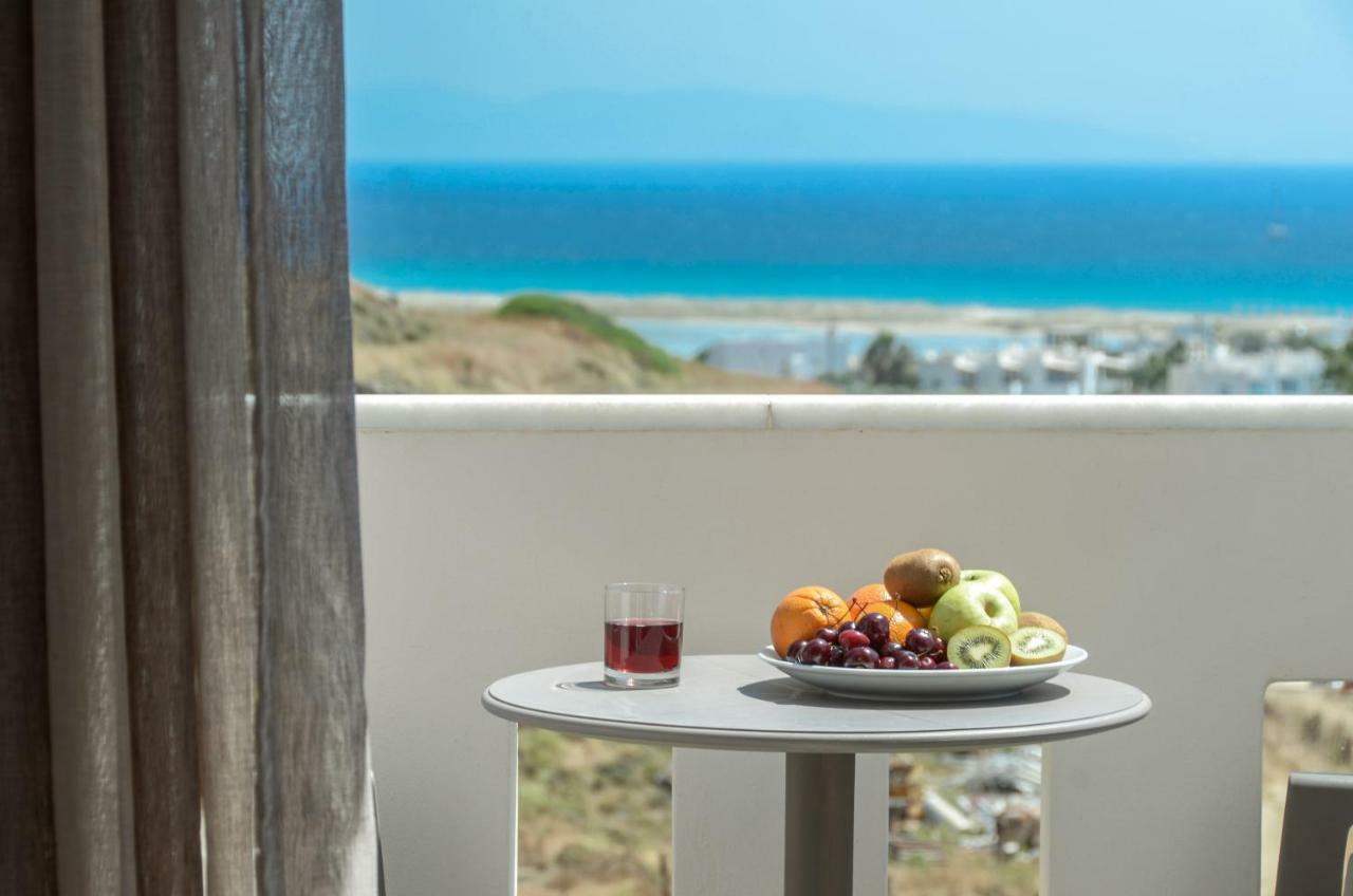 Naxos Luxury *