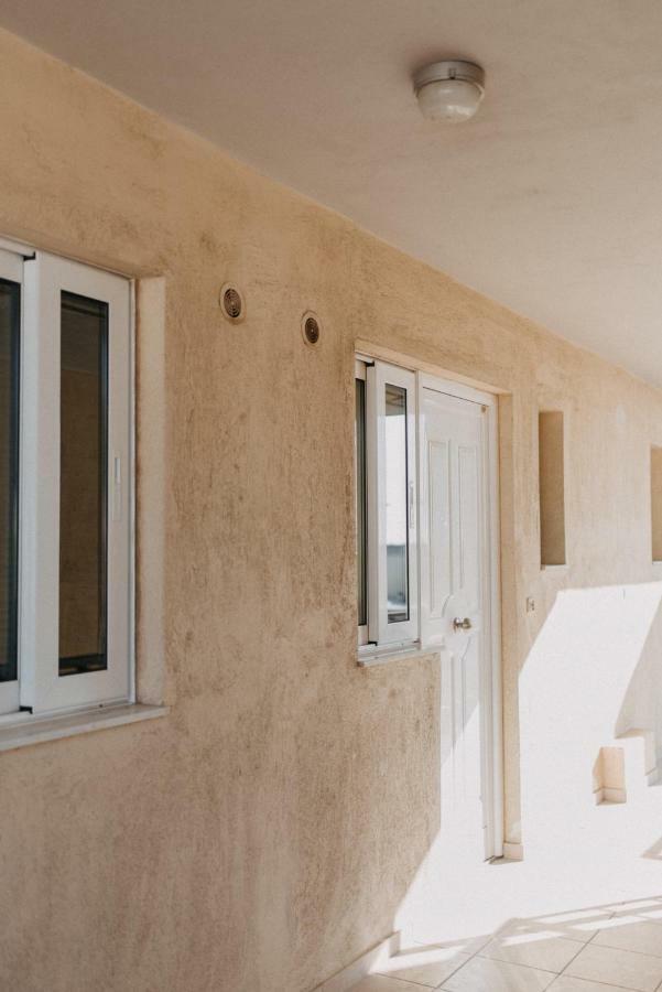 House, Nirvana Ii, *