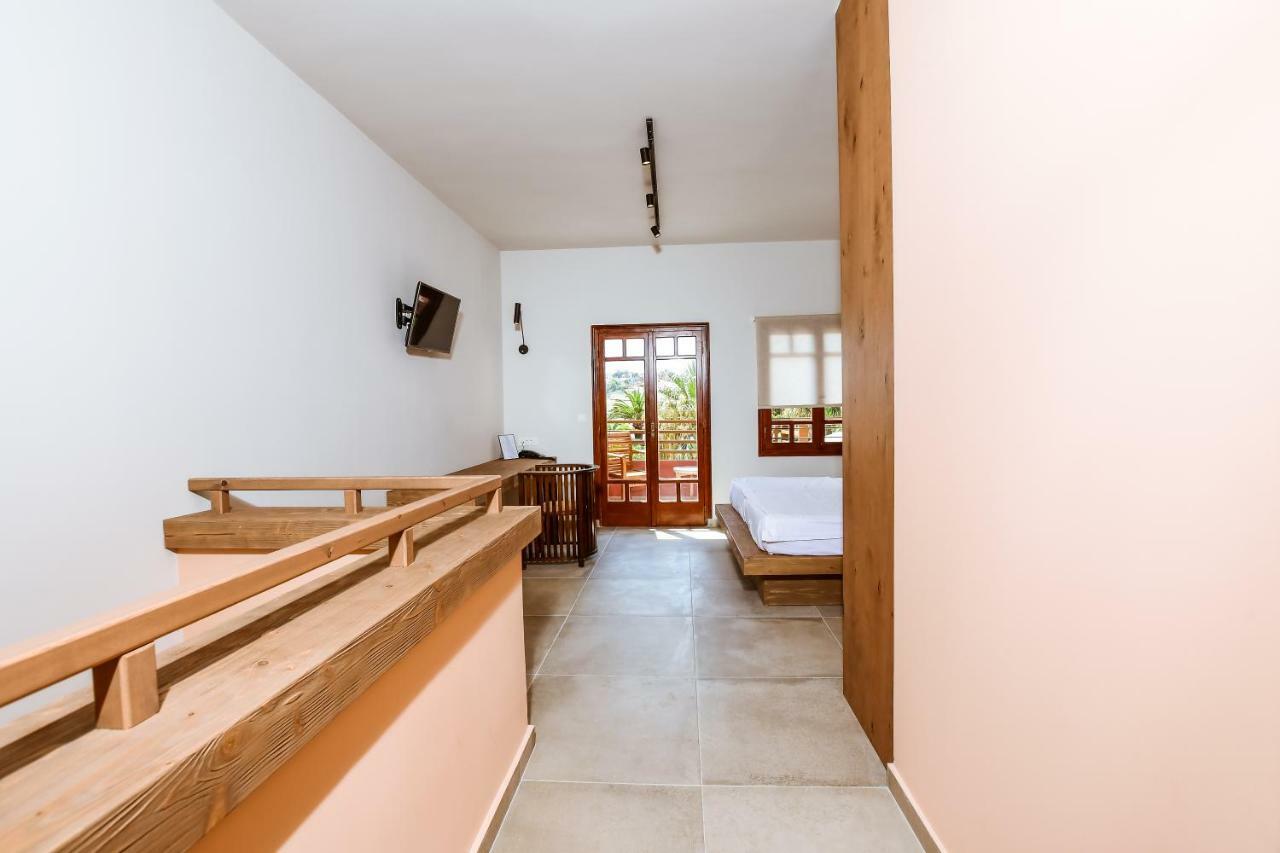 Anais Aparthotel 2*