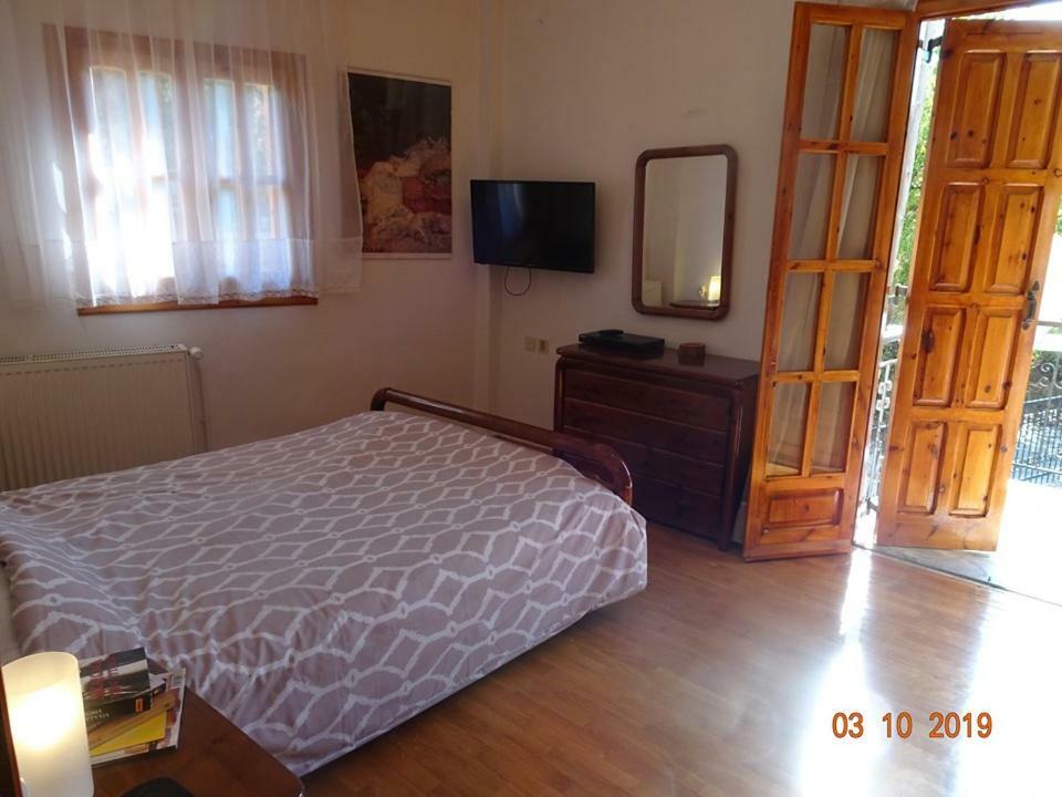 Vitina's Little House Guest house Vytina