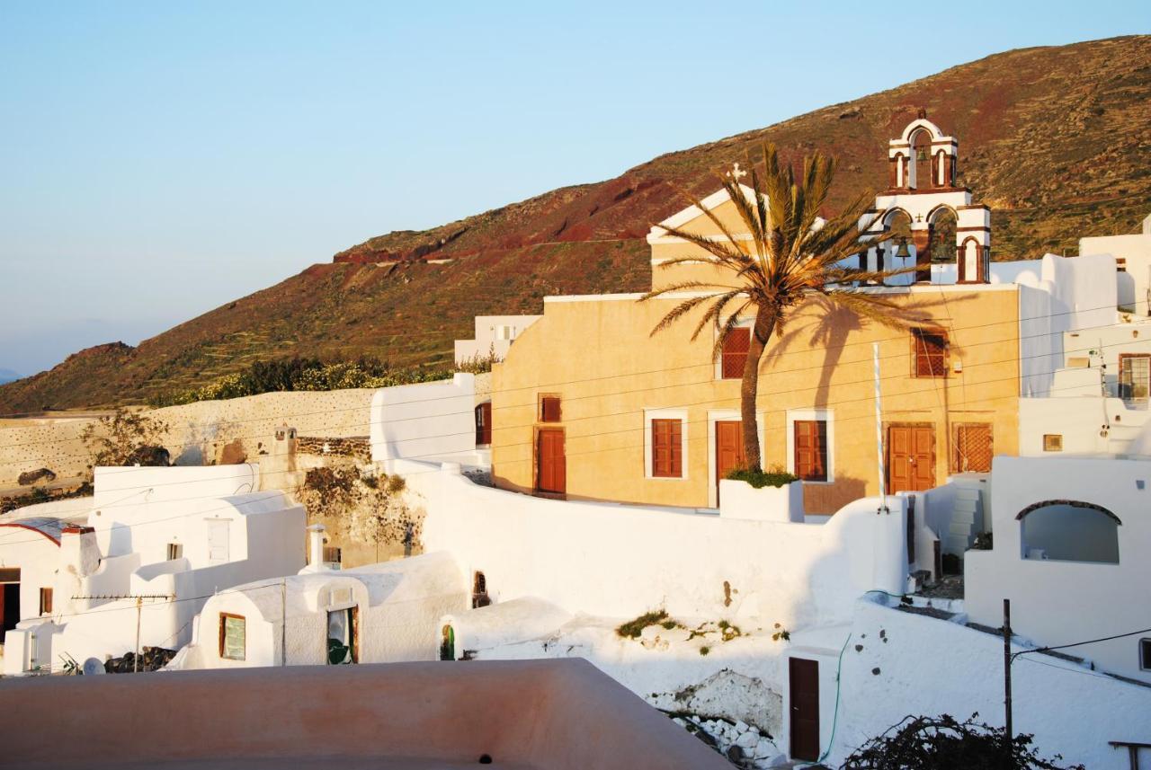 White Grape Guest house Oia (Santorini)