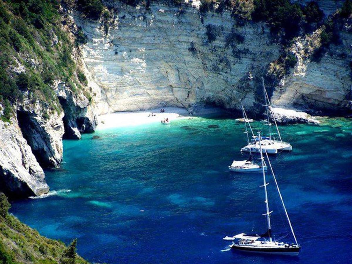 Full Of Sea House- Christos