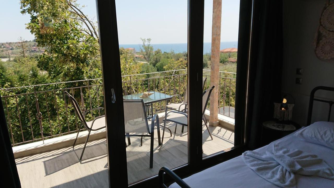 Stone House With Seaview Apartment *