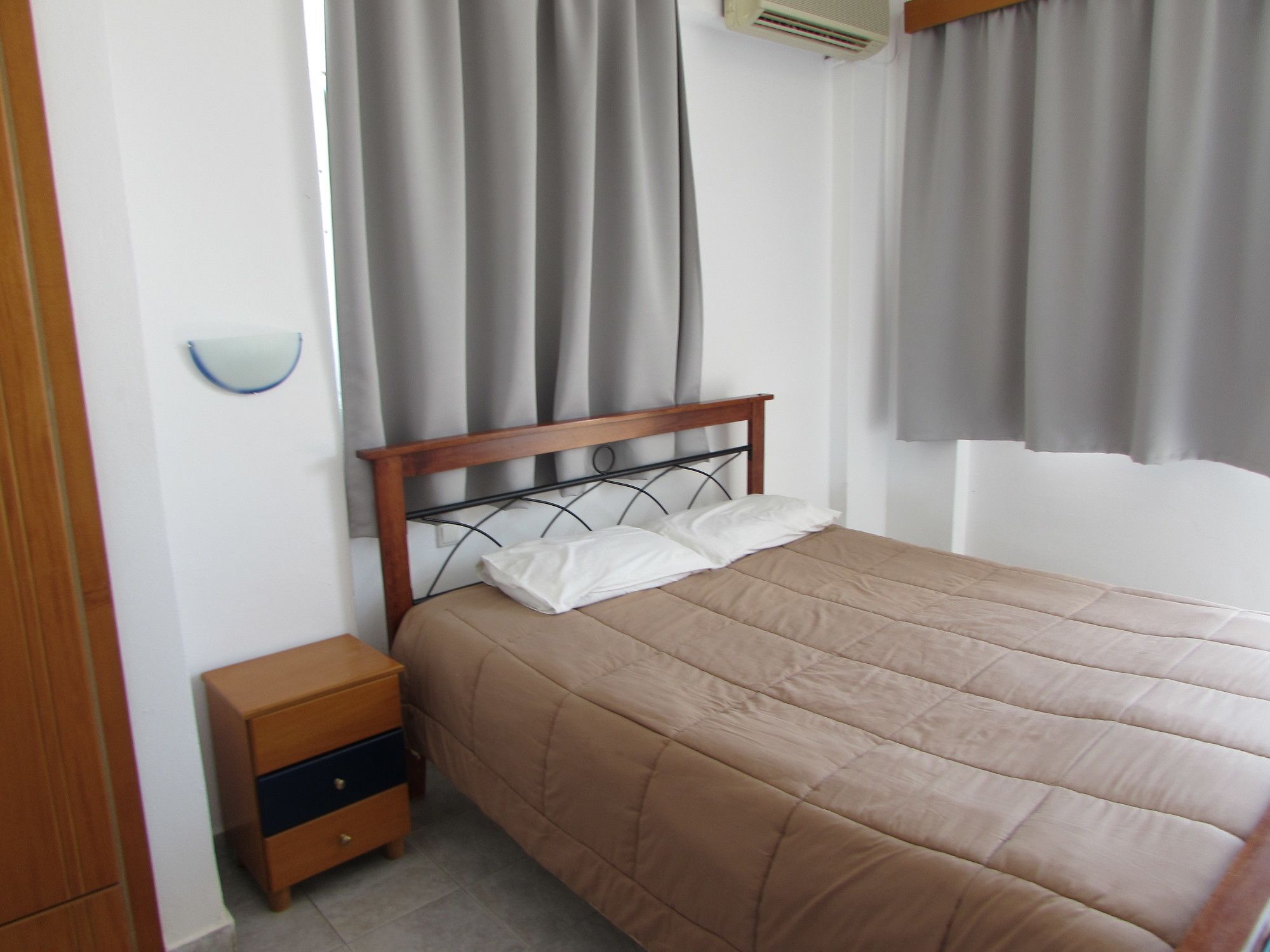 Coralli Hotel 2*