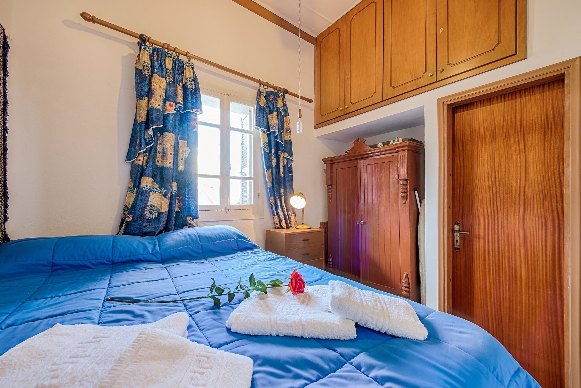 Theo's Traditional House Apartment *