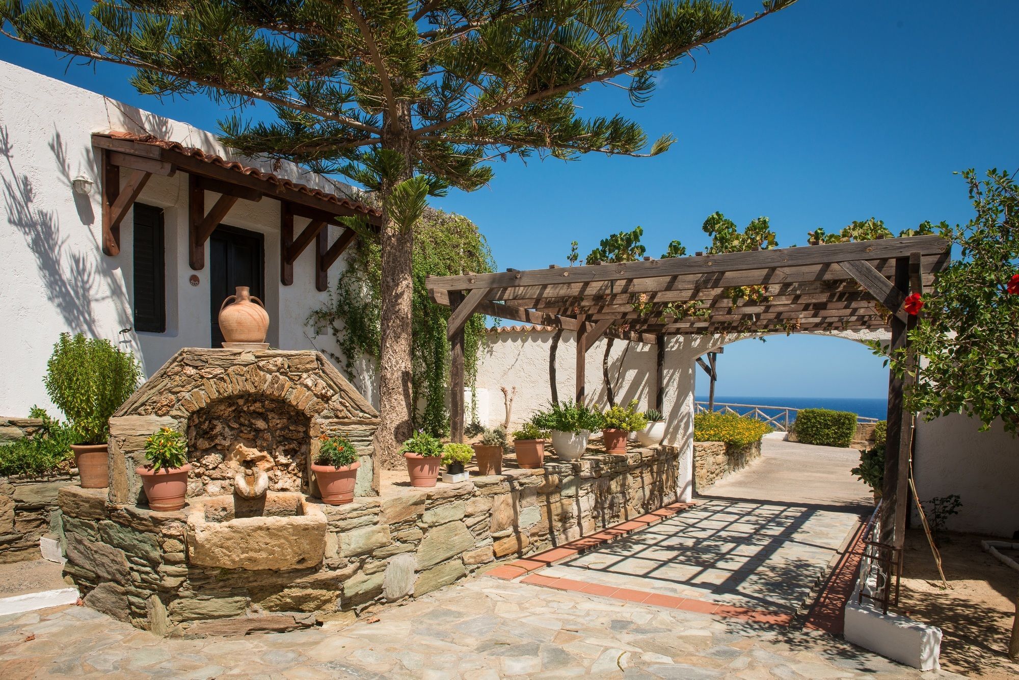 Ambelos Aparthotel 3*