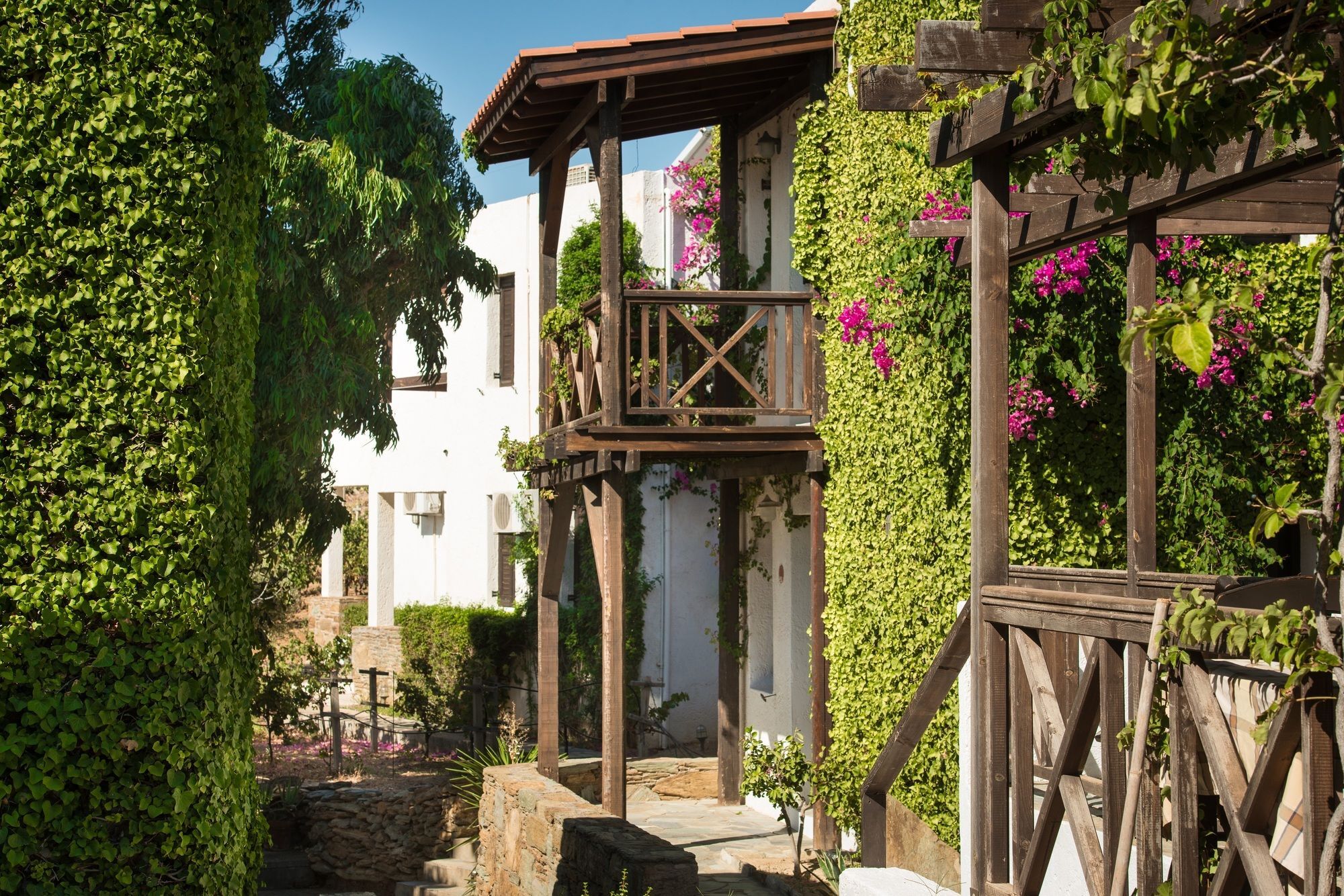 Ambelos Aparthotel 3*