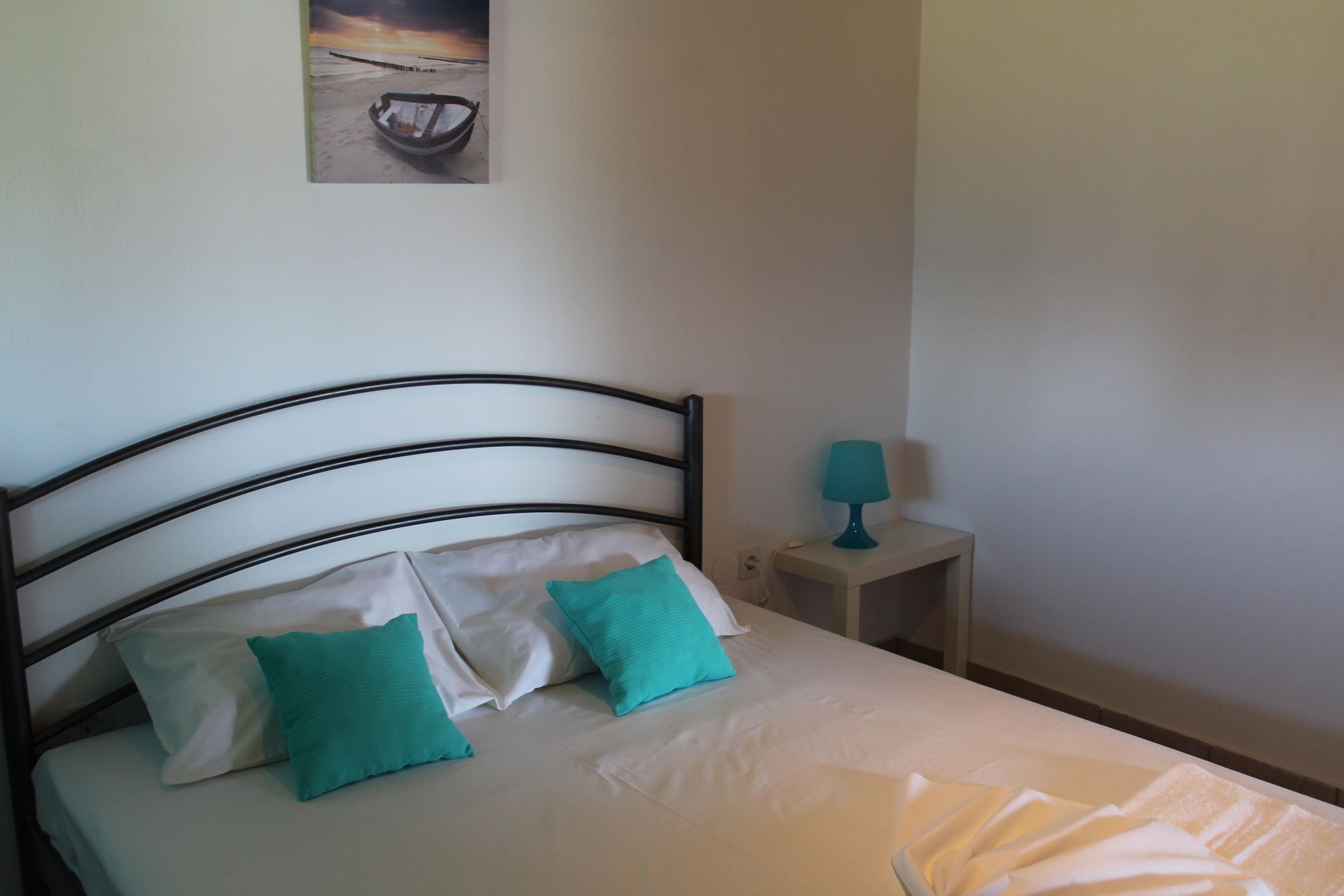 V Luxury Suites