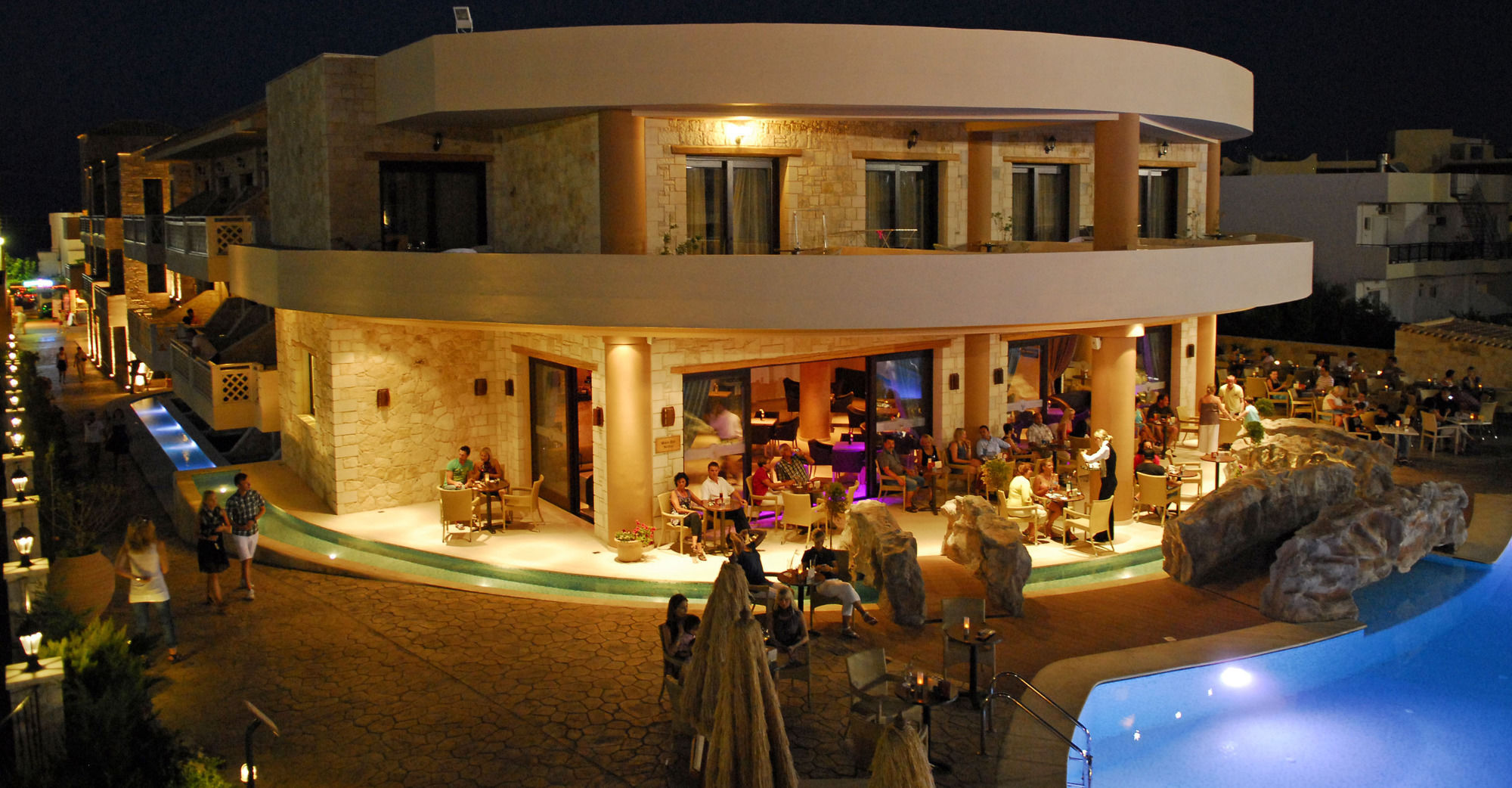 Cactus Royal & Adults Only