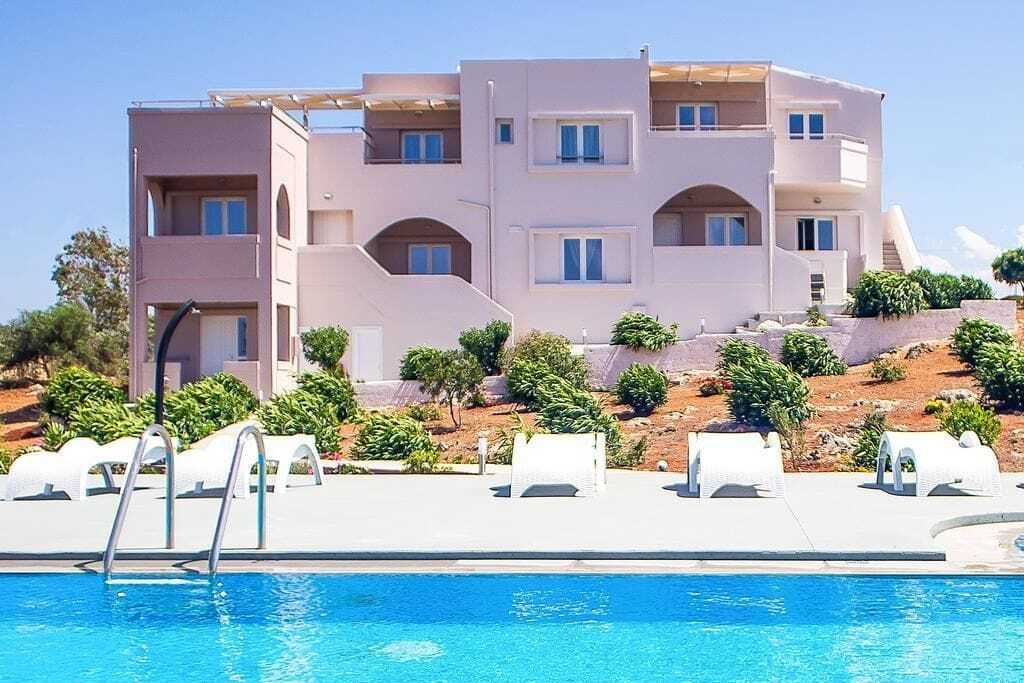 Evelyn Stavros (Crete)