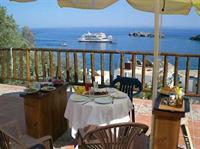 Oasis Hotel 2*