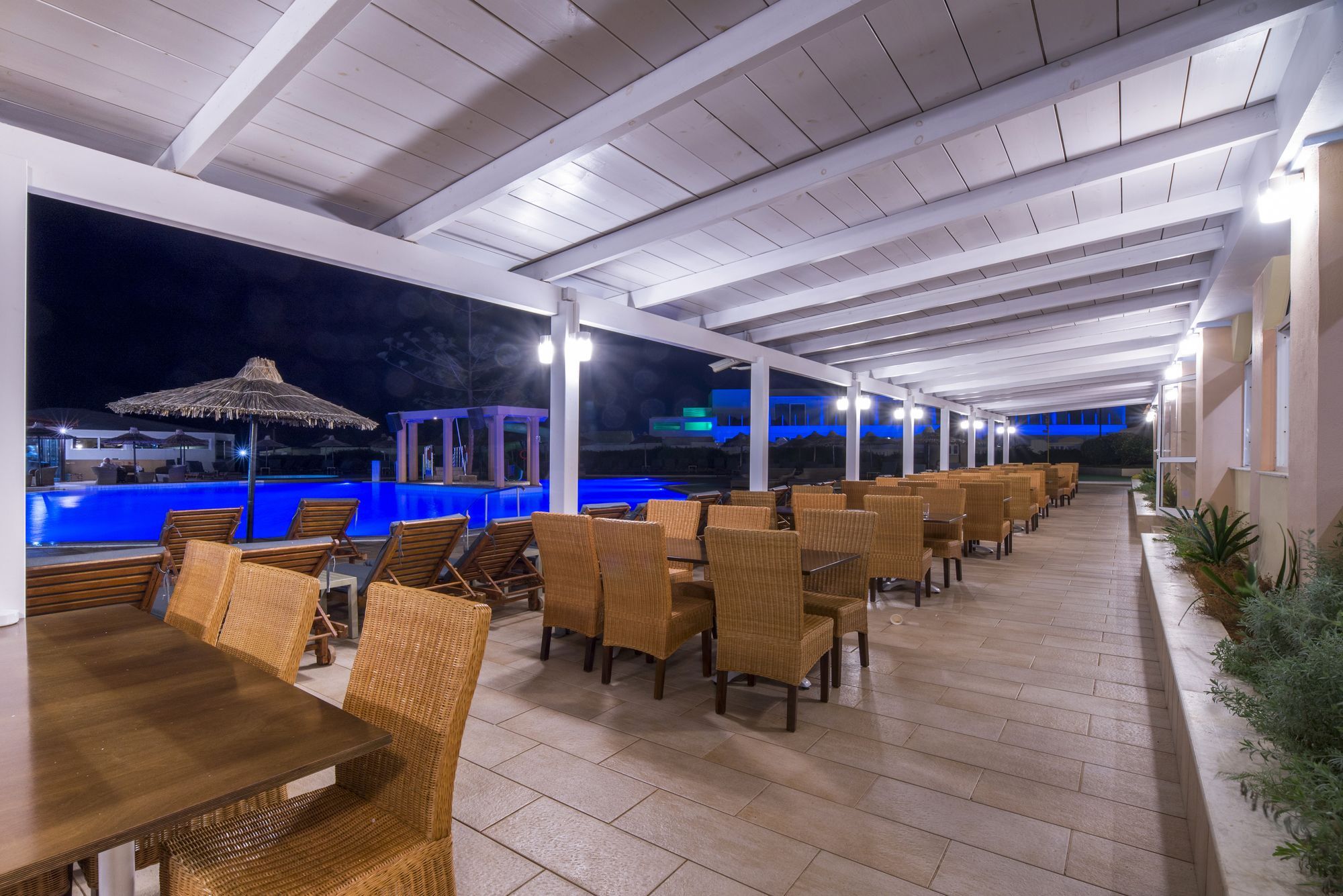 Hotel Senseana Sea Side & Aquadventure 5*
