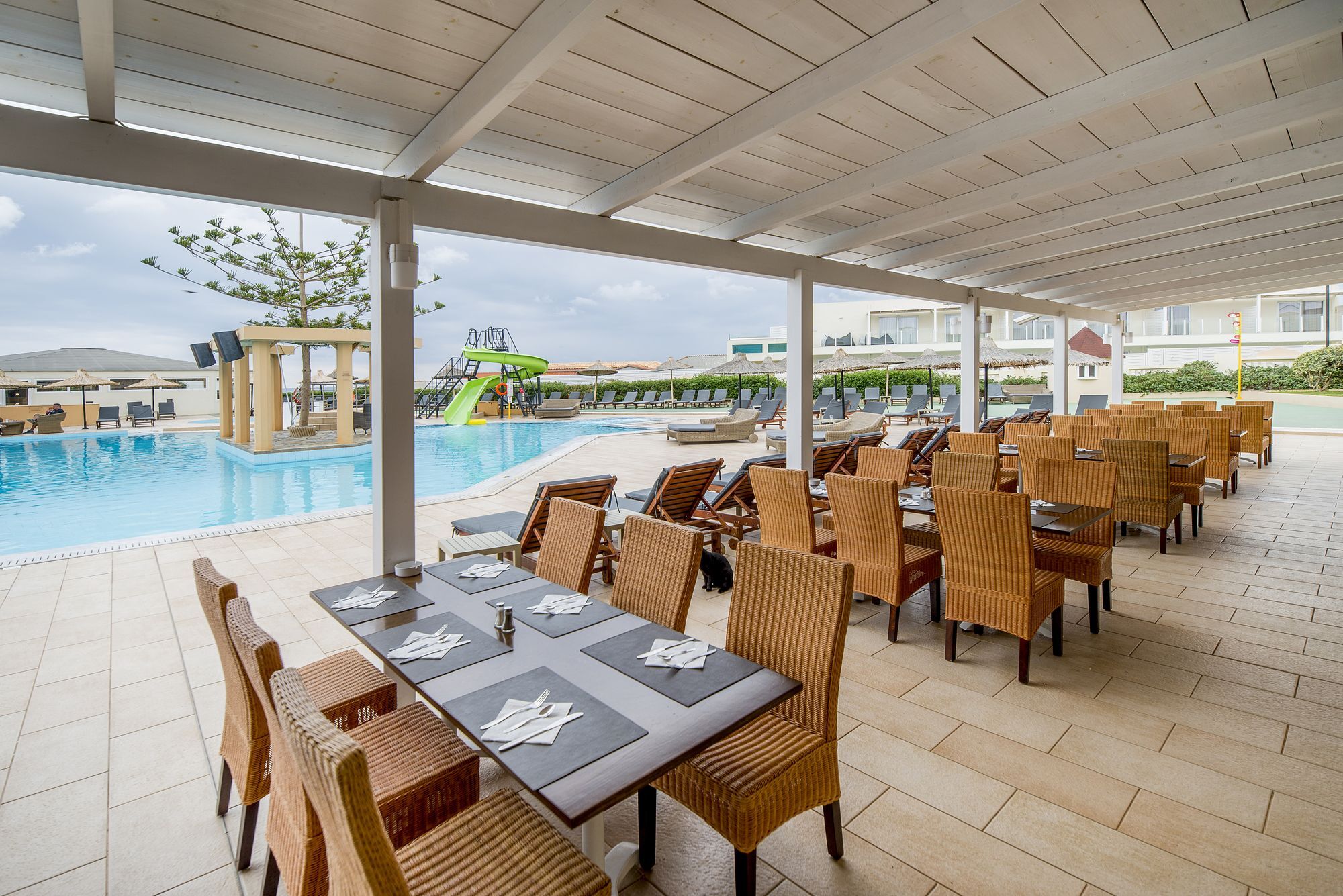 Senseana Sea Side & Aquadventure 5*