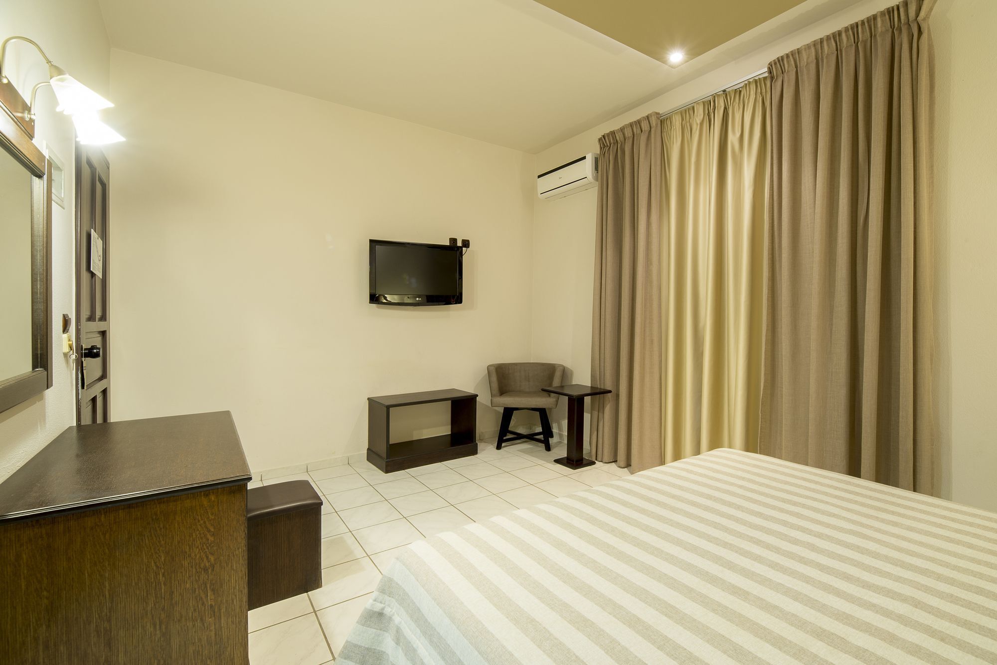 Senseana Sea Side & Aquadventure Hotel