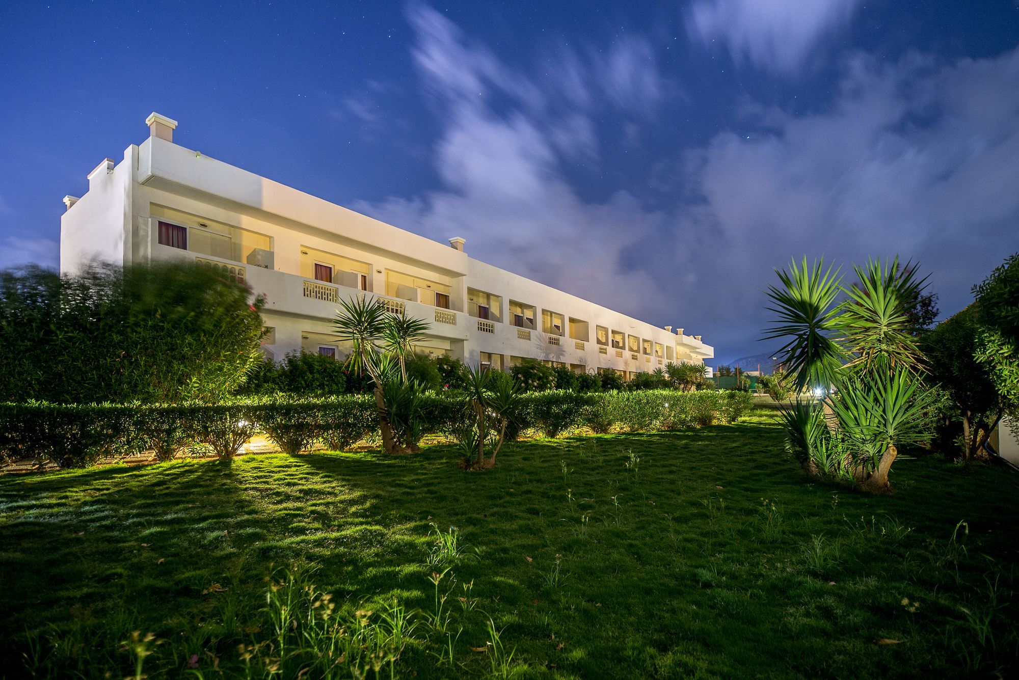Senseana Sea Side & Aquadventure Hotel