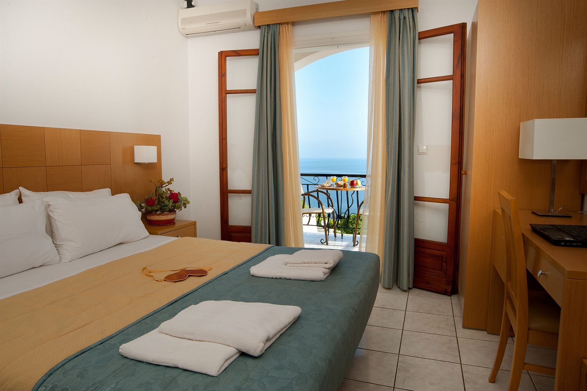 Contessa Aparthotel 3*