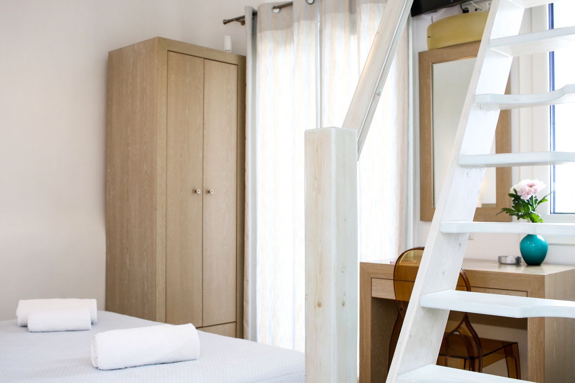 Niriides Homes & 3* Elia (Mykonos)