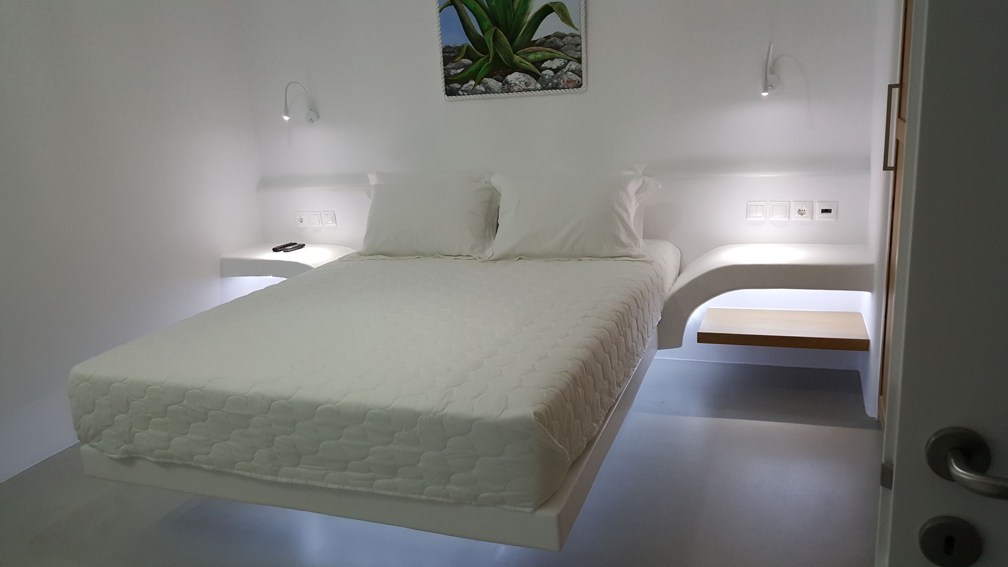 Otherview * Super Paradise Beach (Mykonos)