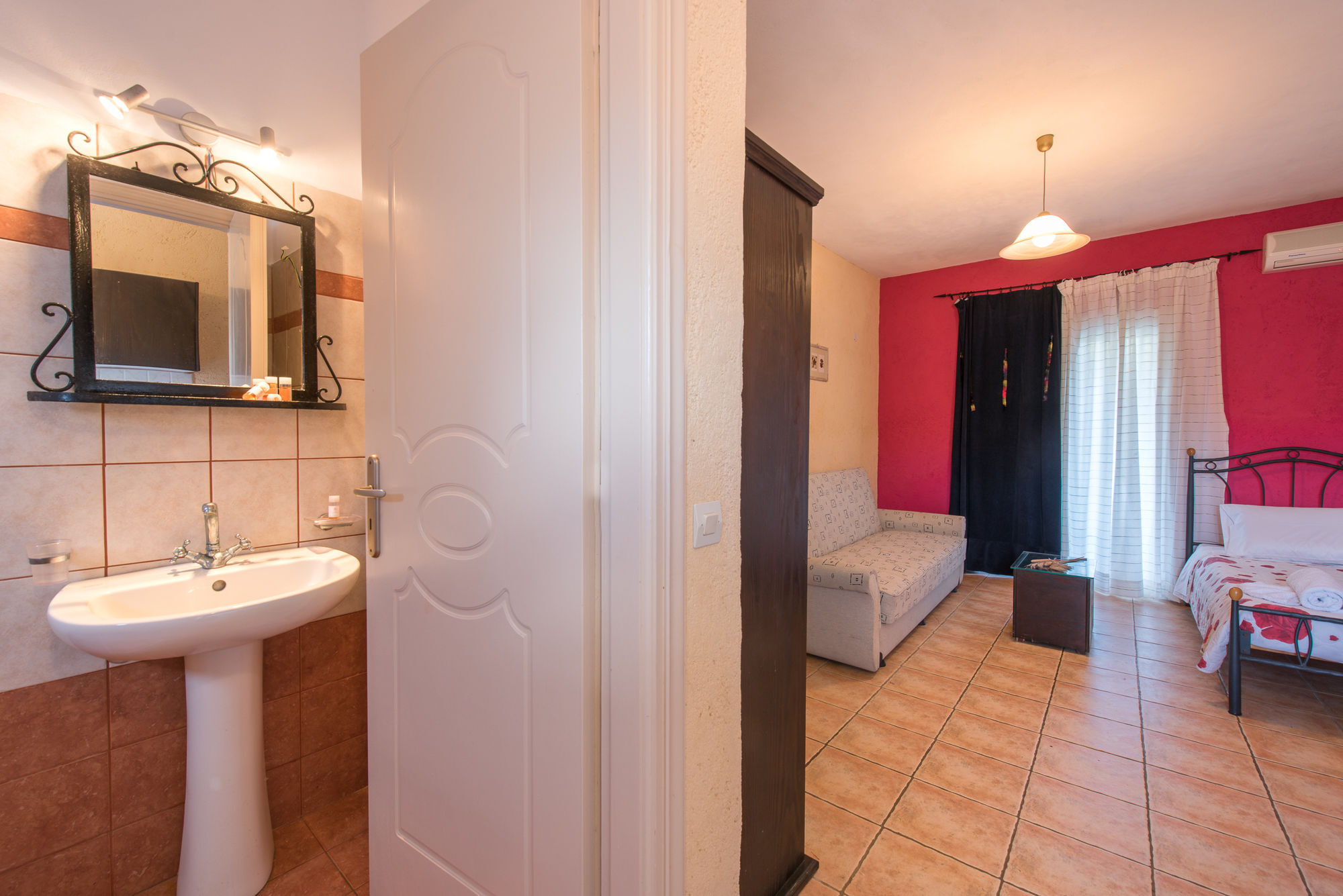 Pansion Porto Tsi Ostrias Aparthotel 3*