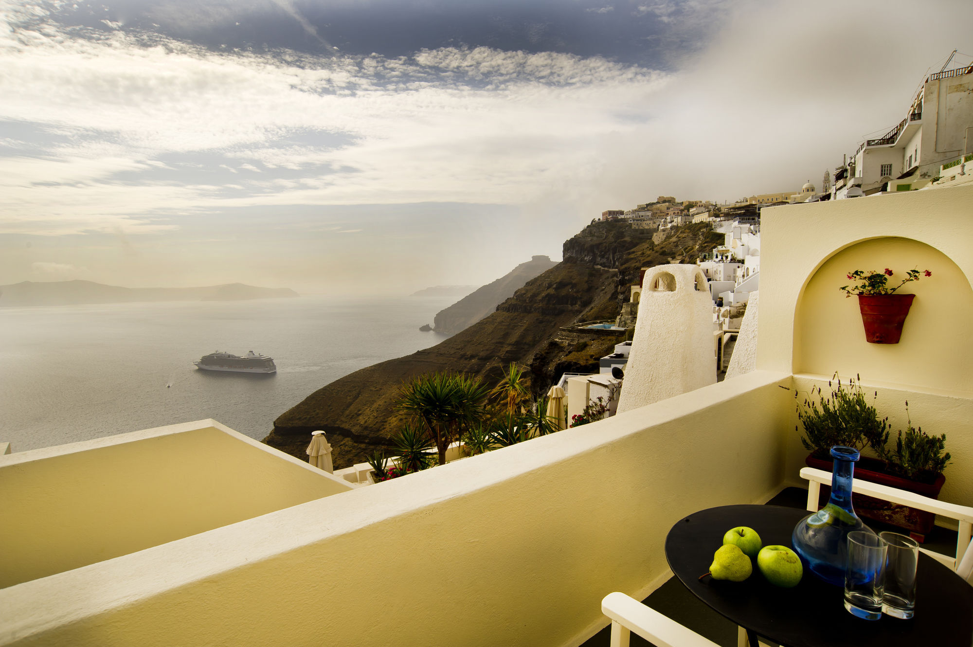 Enigma Fira (Santorini)