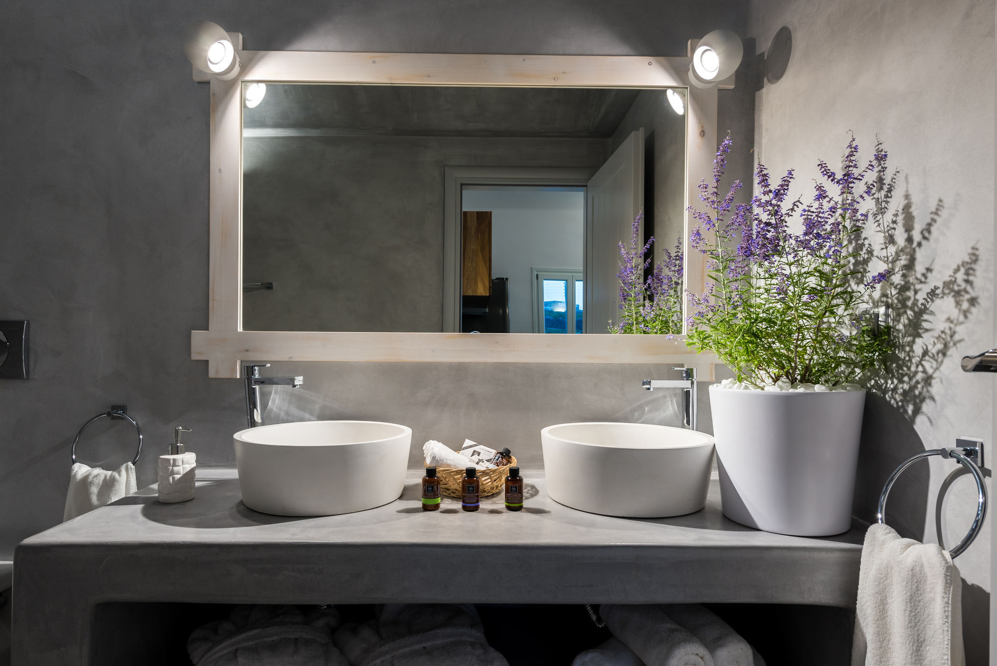 Blanca Luxury