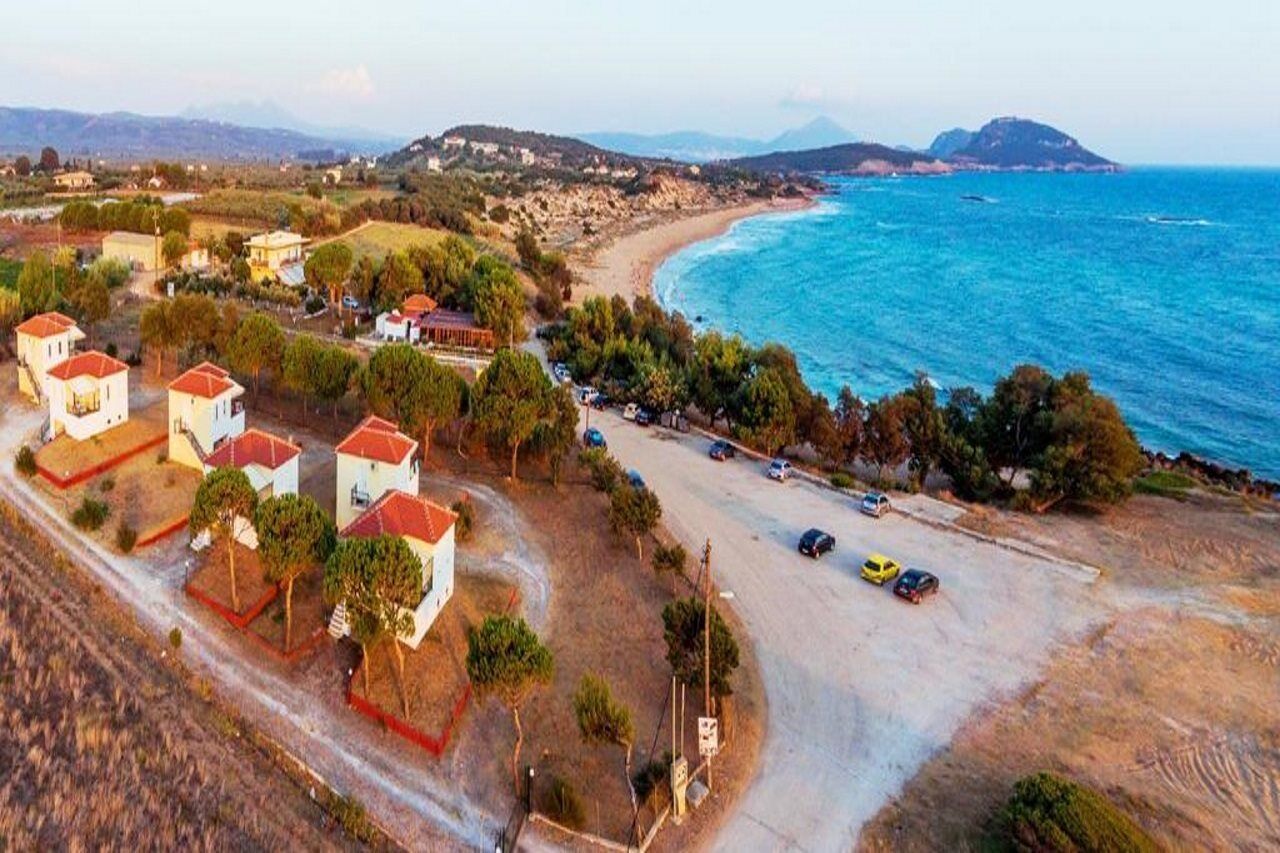Romanos Aparthotel 3*