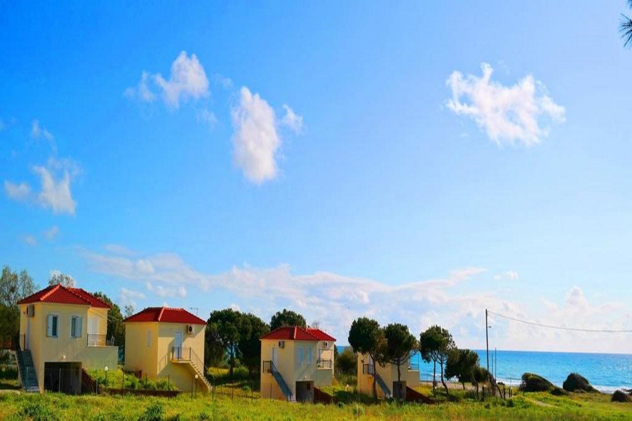 Romanos Aparthotel