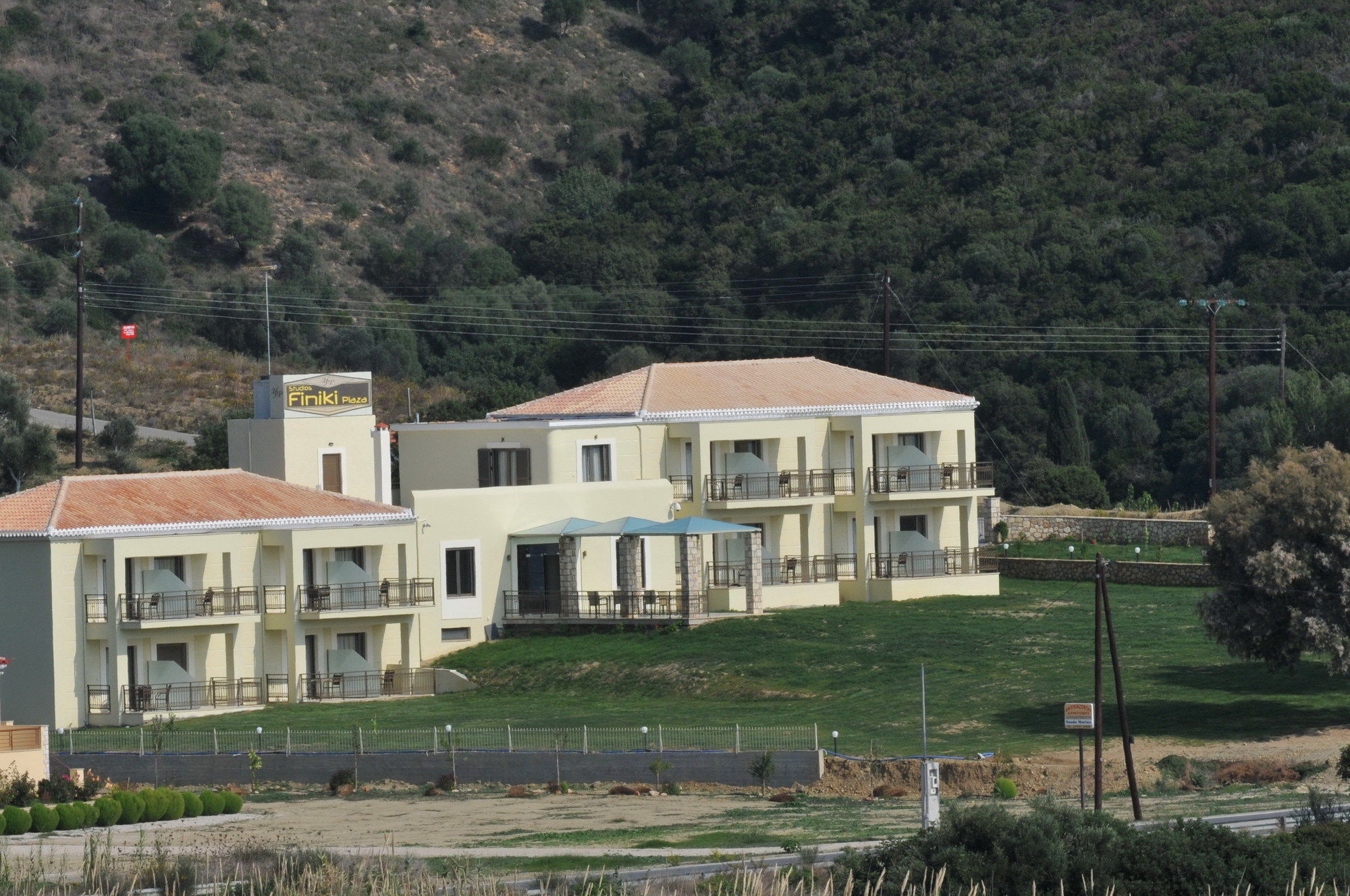 Aparthotel Finiki Plaza