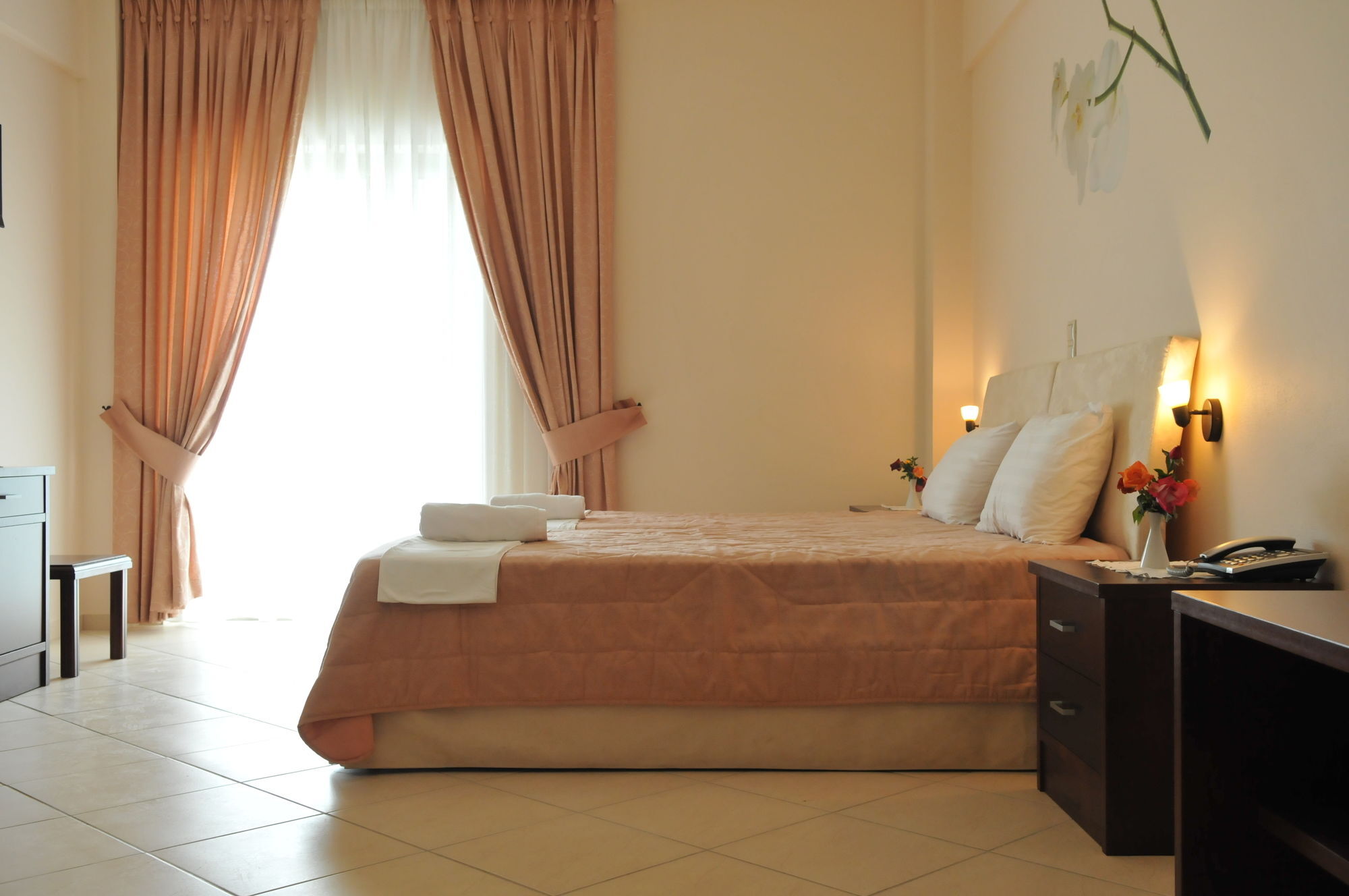 Finiki Plaza 3*