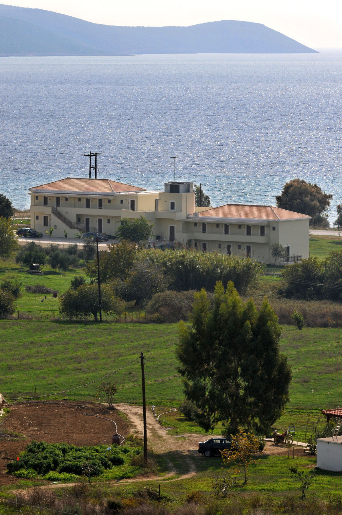Finiki Plaza