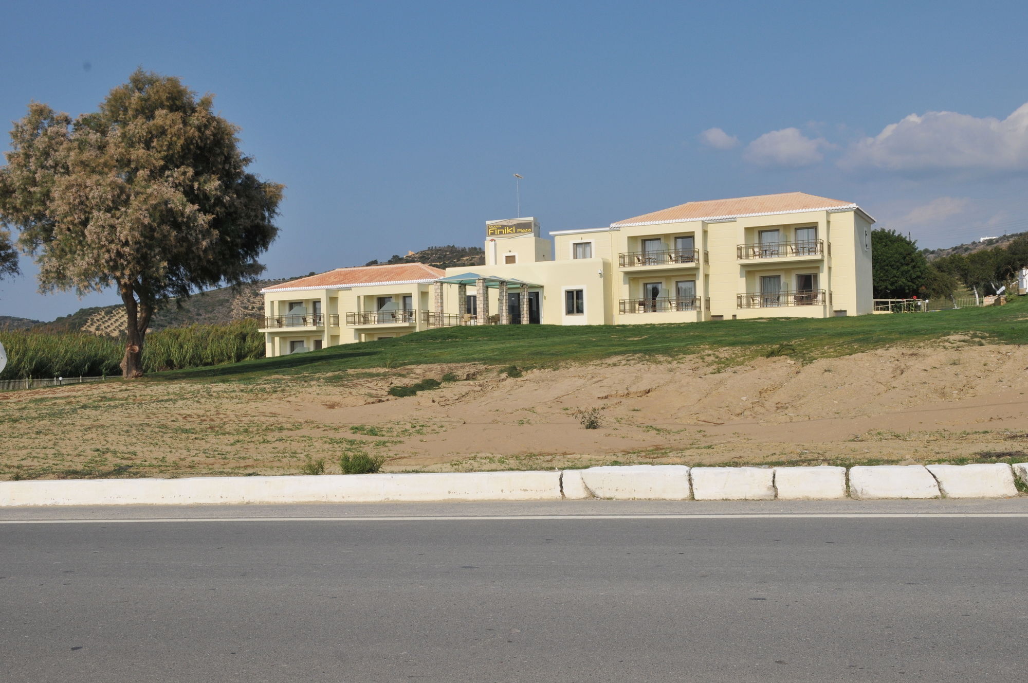 Finiki Plaza 3*