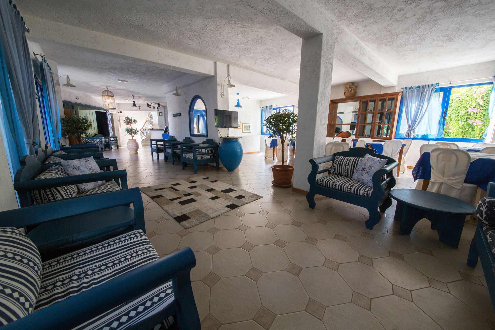 Atheras Hotel 3*