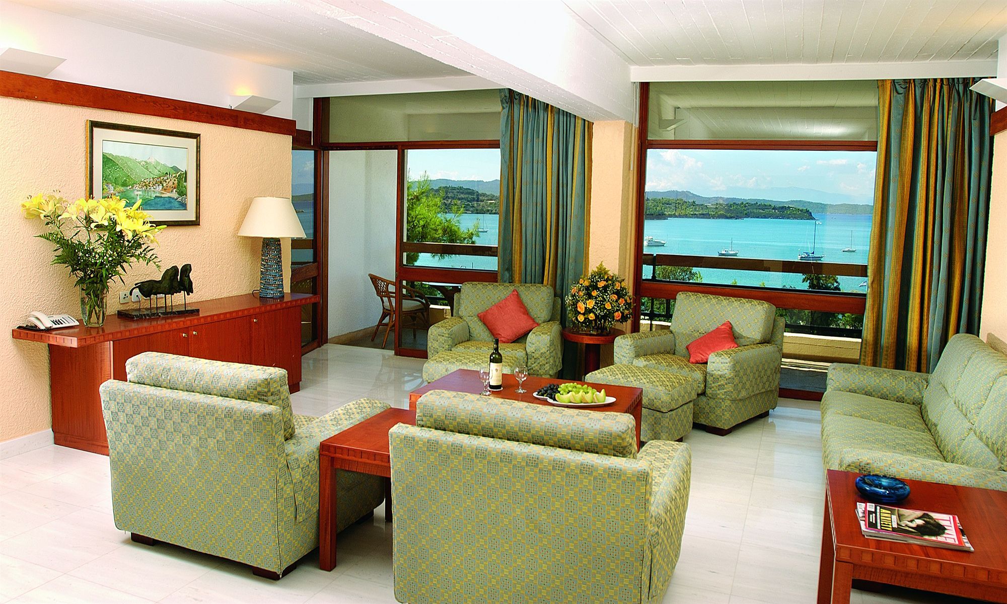 Aks Hotel