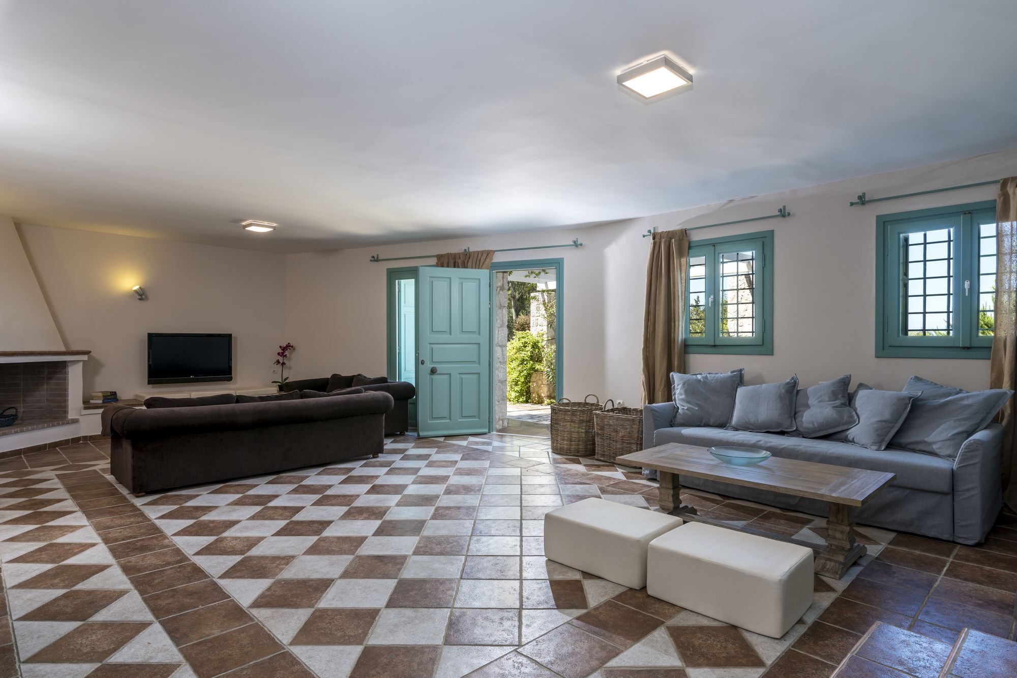 Electra Beachfront Villa *