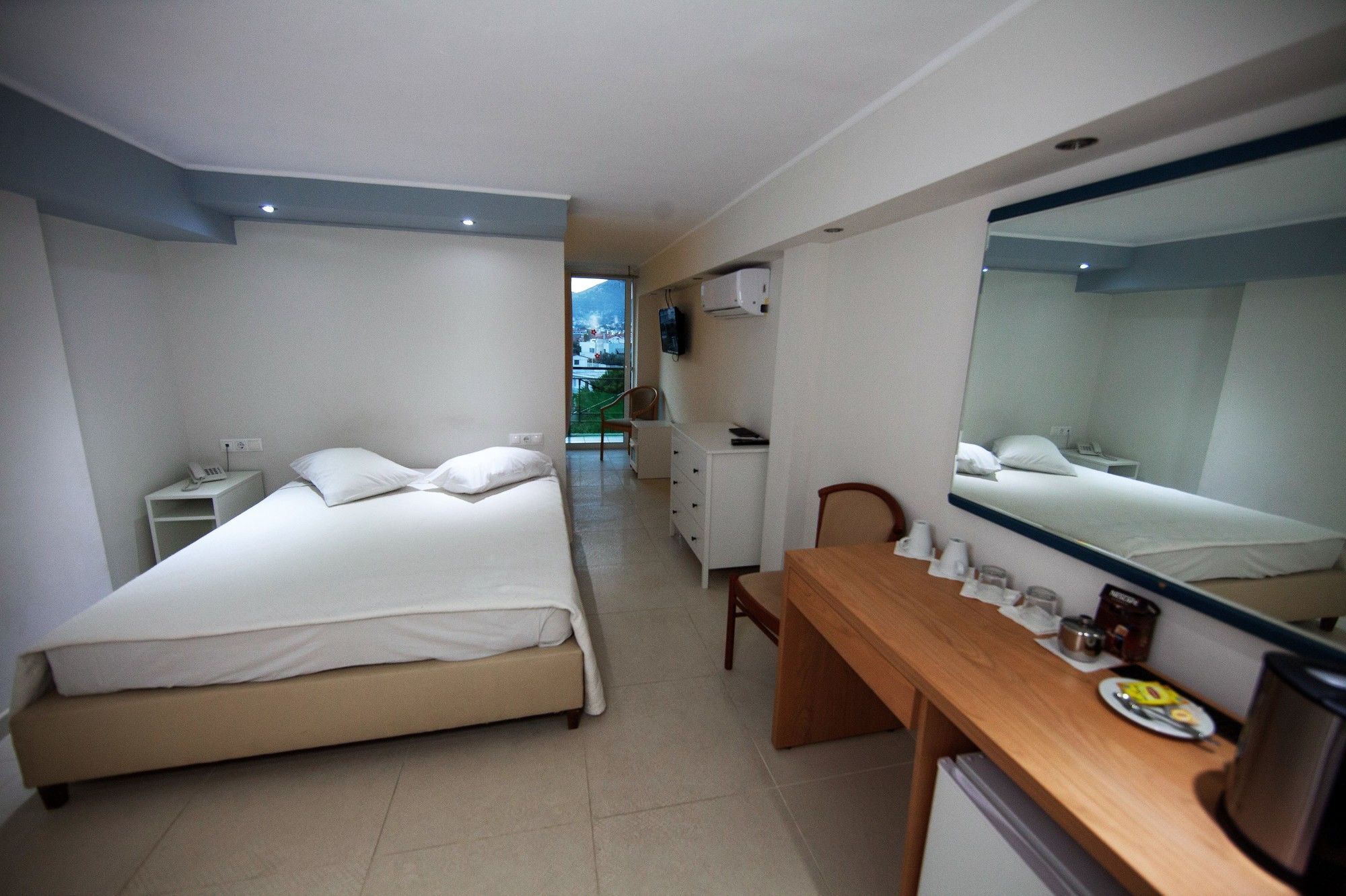 Thomas Beach Nea Makri