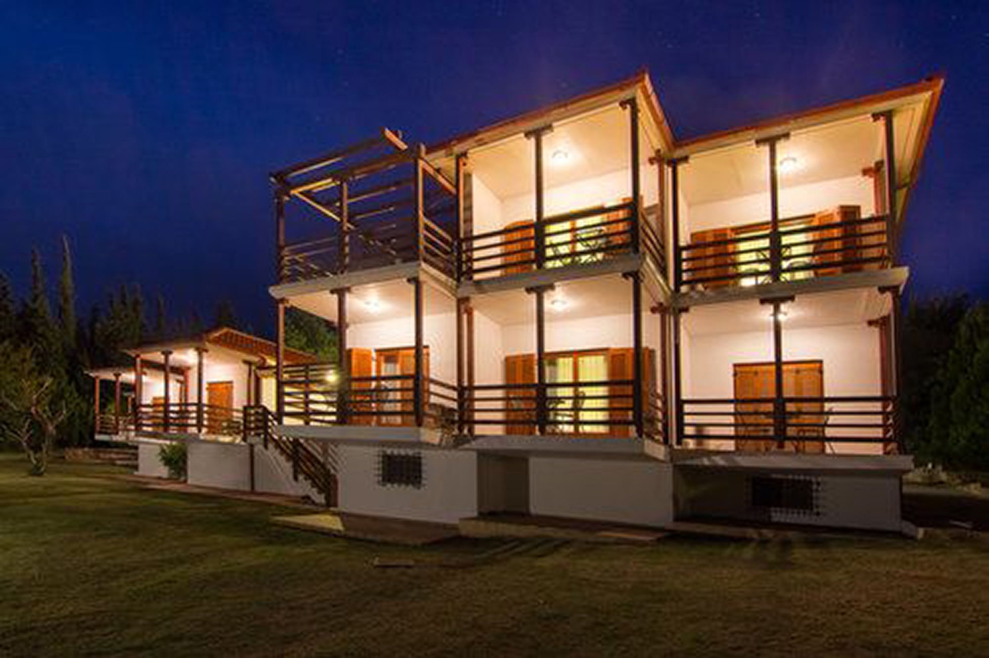 Hotel Roxani 3*