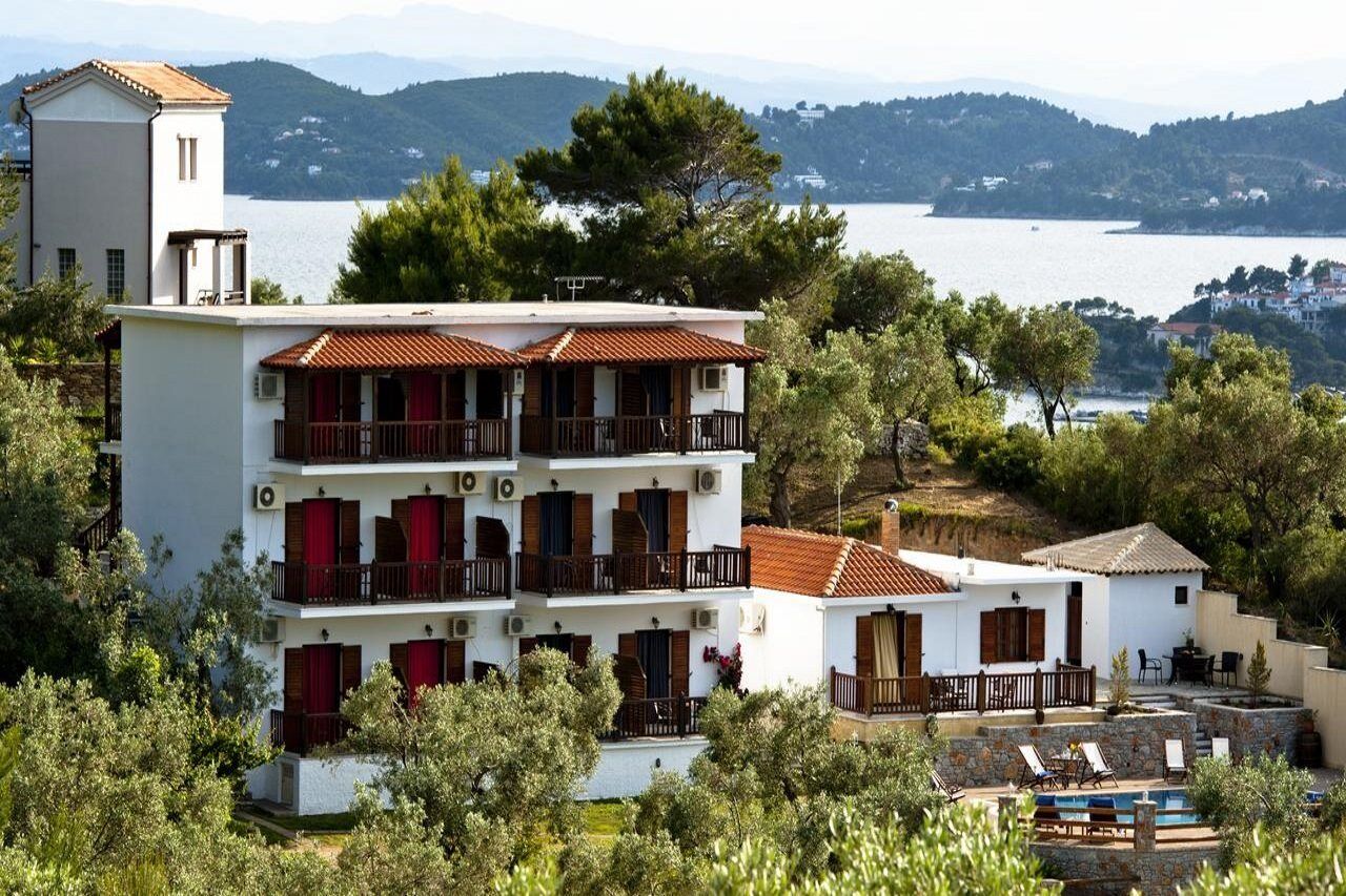 Takis Aparthotel Ksanemos
