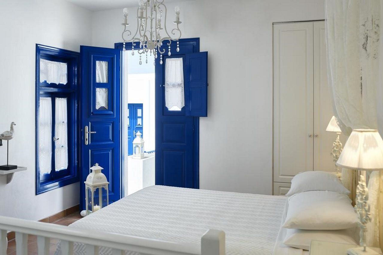 Folegandros Apartments
