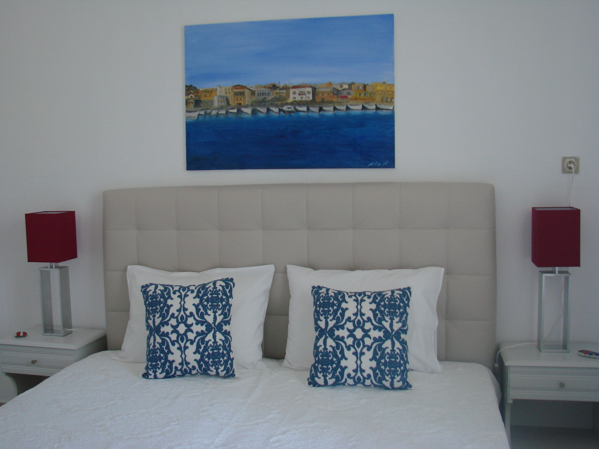 εvi Evan Hotel 2*