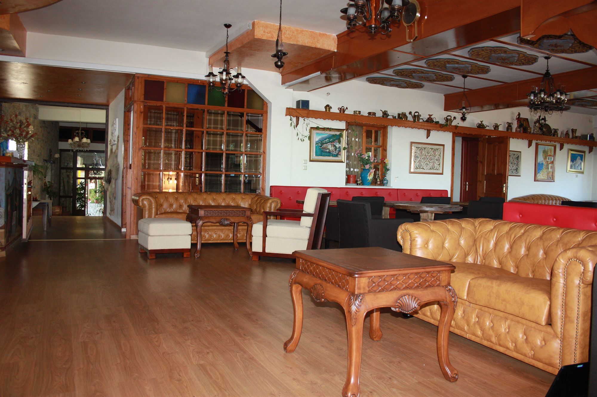 To Hani Tou Kokkini, Pelion