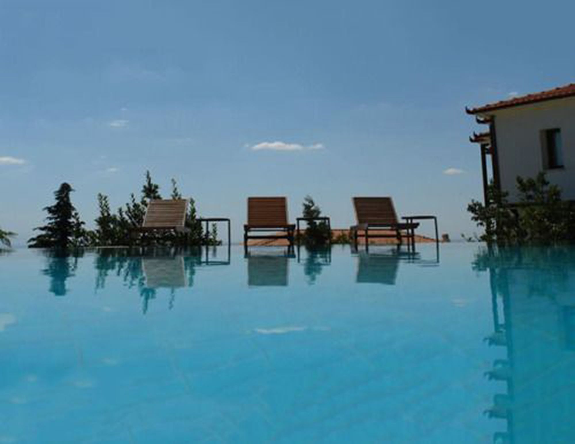 Roxani Hotel
