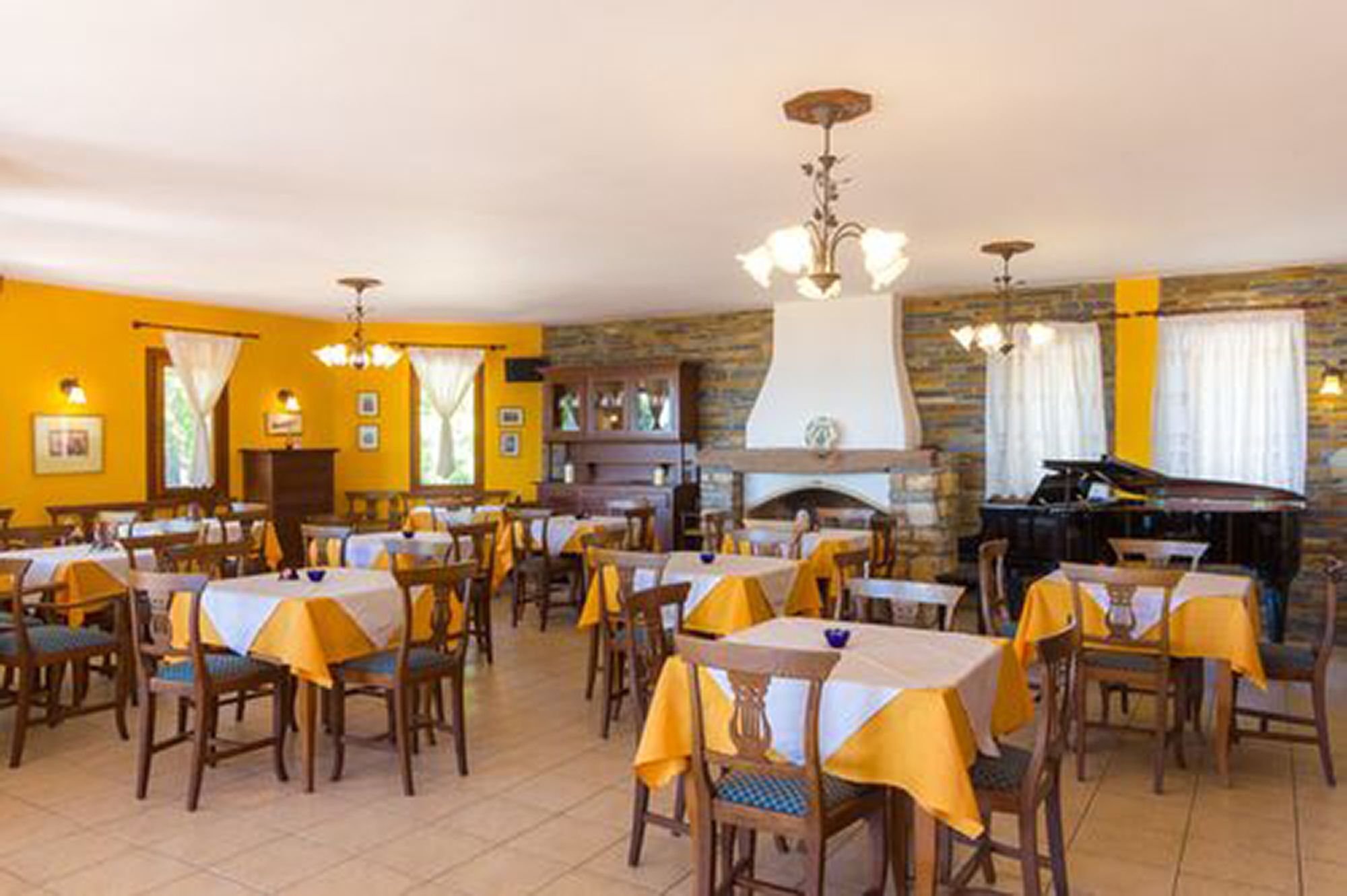 Roxani Hotel Maroneia (Rhodope)