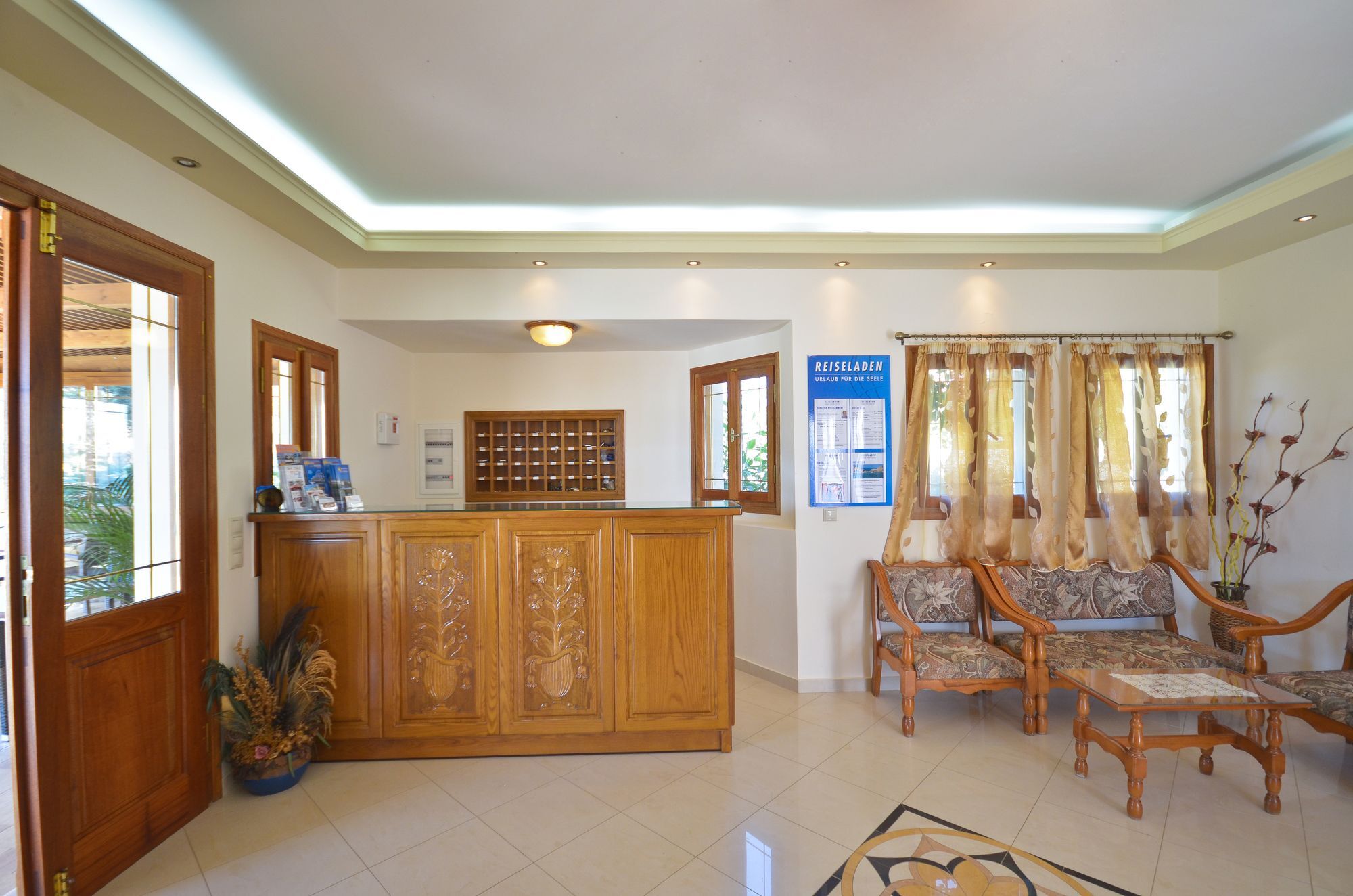Birikos & Aparthotel