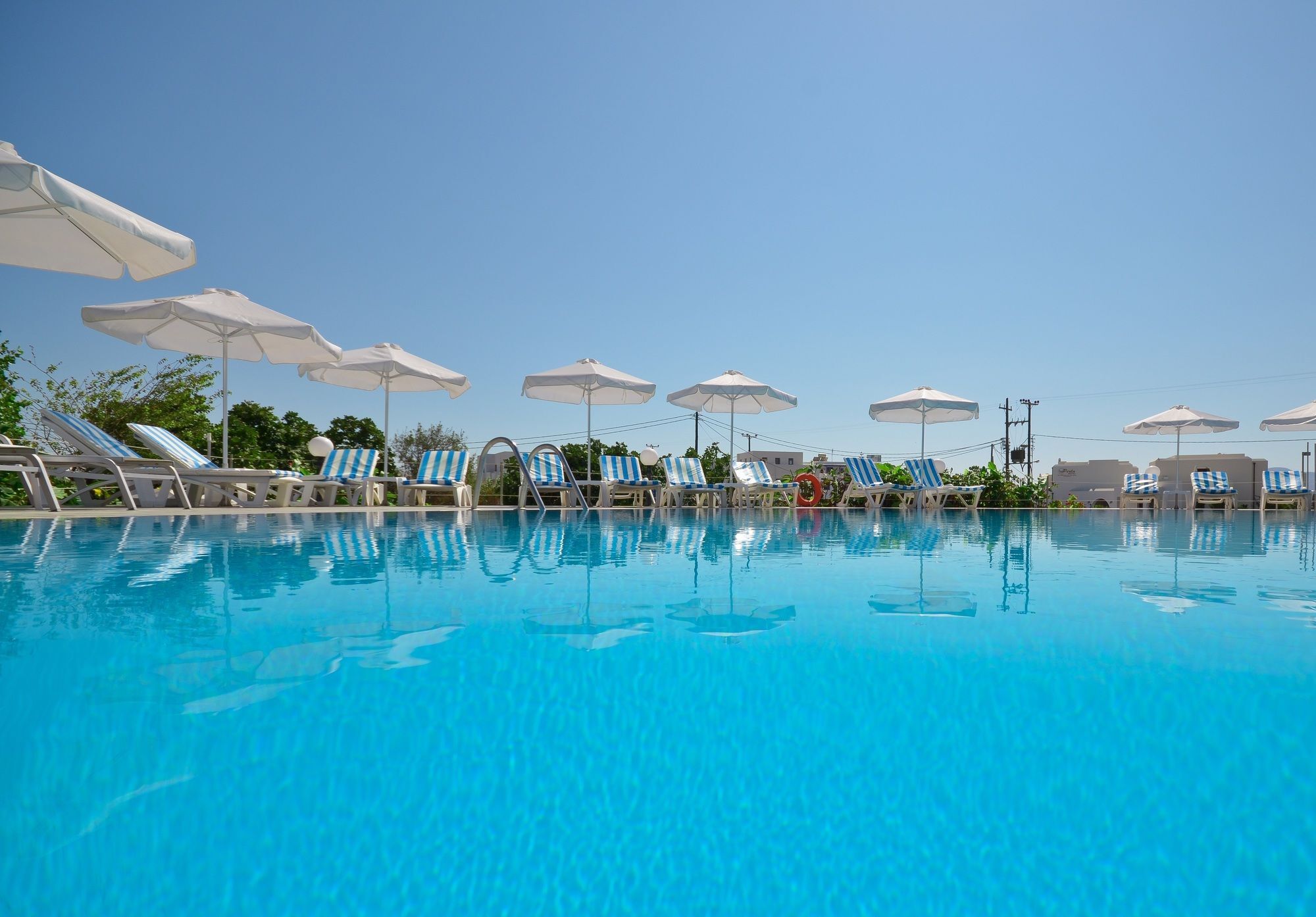 Aparthotel Birikos &